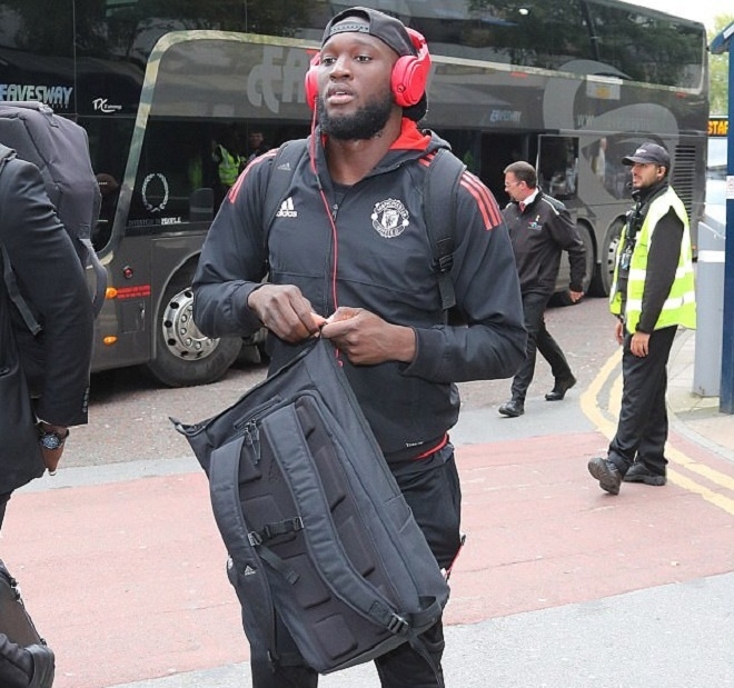 Man Utd di chuyển hơn 5.000 km để đá Champions League