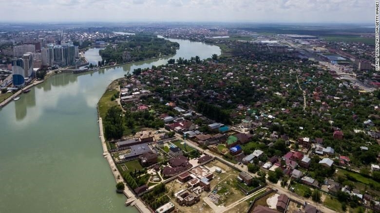 Chiếc điện thoại được tìm thấy ở thành phố Krasnodar, Nga. Ảnh: CNN