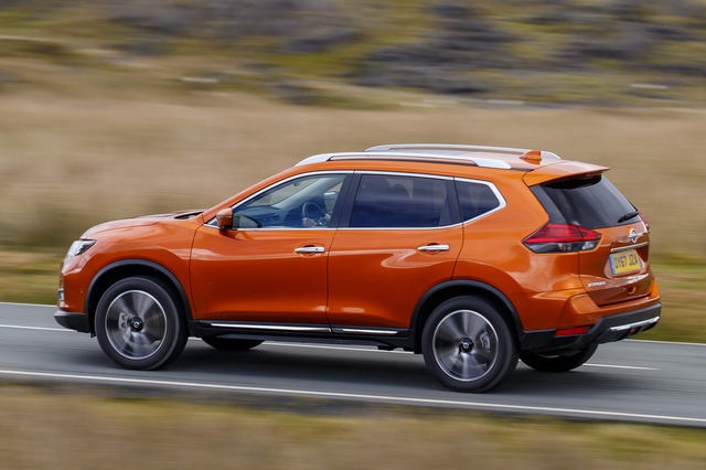 Nissan X-Trail 2018 có giá từ 717 triệu đồng - 4