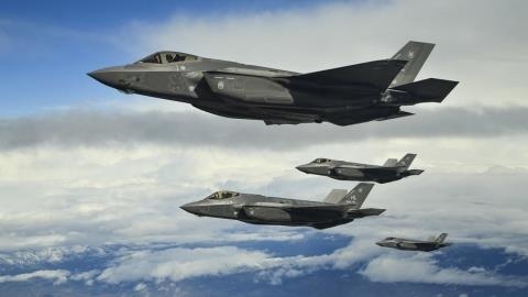 Thuc te buon: Hon 100 chiec F-35 khong the chien dau