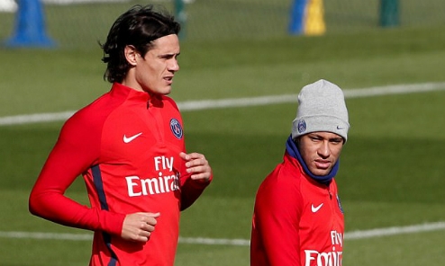 cavani-hoi-neymar-cau-nghi-minh-la-lionel-messi