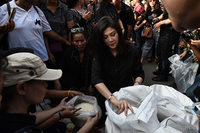 Doi mat an 10 nam tu, Yingluck 'bat vo am tin' hinh anh 3