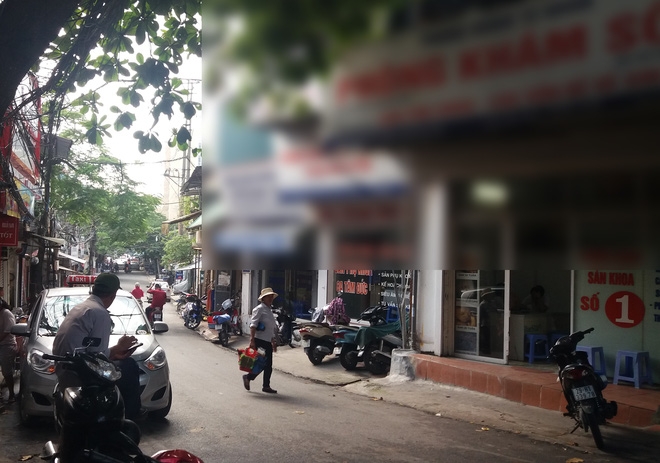 Hà Nội: Chánh thanh tra Sở Y tế trả lời về những túi ni lông đen được vứt ra xe rác từ phòng khám thai - Ảnh 2.
