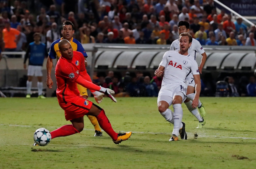 Harry Kane di vao lich su sau cu hat-trick tai Champions League hinh anh 3