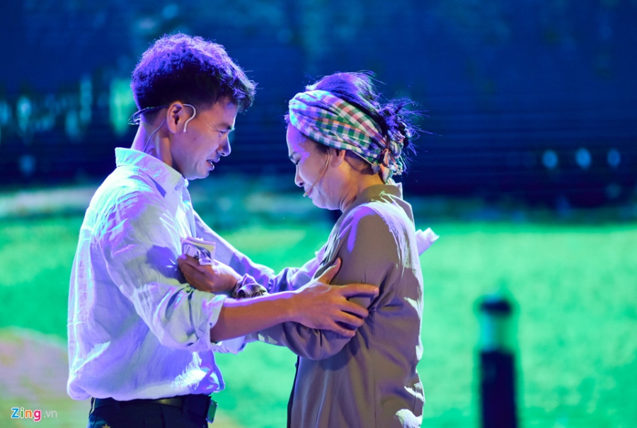 Hoang tu xiec Quoc Co - Quoc Nghiep khien khan gia Ha Noi thot tim hinh anh 4
