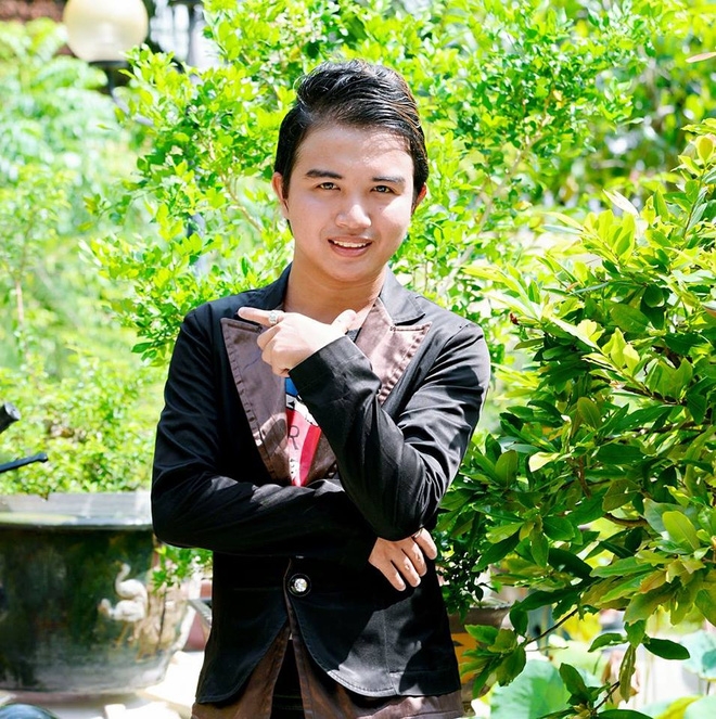 Cuộc sống của chú Khánh Nam rất khổ... sau ánh đèn sân khấu chú lại lủi thủi về nhà - Ảnh 2.
