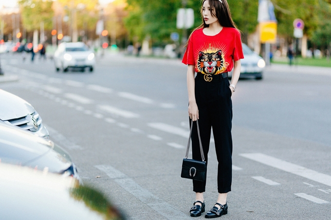 ky-duyen-khoe-gu-thoi-trang-thoi-thuong-tren-pho-paris-10