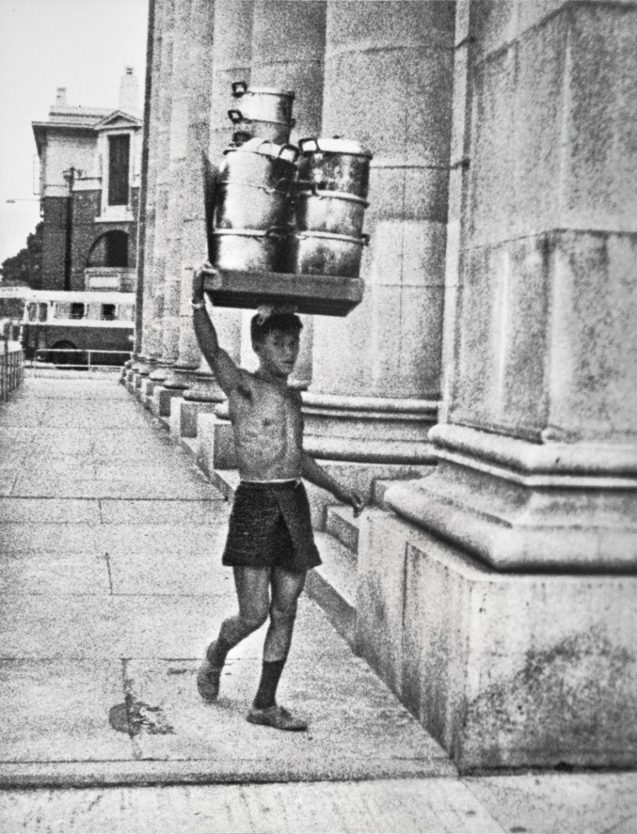 Anh hiem ve Hong Kong thap nien 1950 qua ong kinh nha tai phiet hinh anh 4