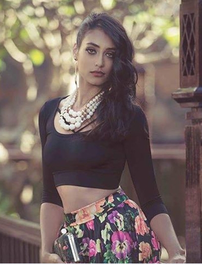 co-gai-1-8-m-dai-dien-mauritius-o-hoa-hau-hoan-vu-2017-2