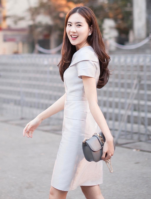 co-gai-thoi-tiet-mai-ngoc-va-bo-suu-tap-tui-hieu-hoanh-trang-page-2-3