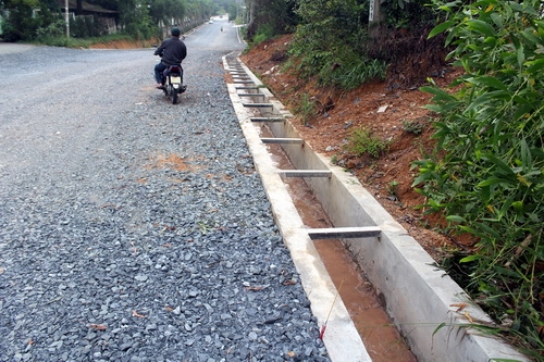 Công trình xây dựng tạm được xác định thi công chui, không xin phép cơ quan quản lý. Ảnh: Phước Tuấn