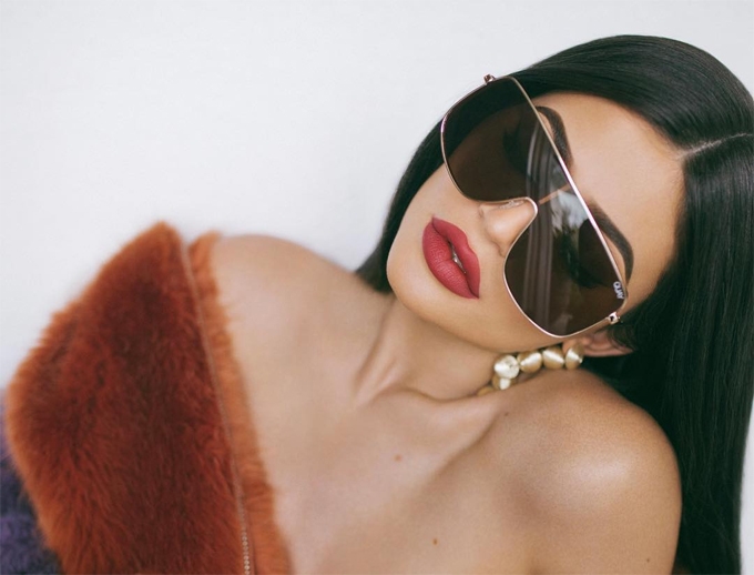 kylie-jenner-tung-bo-anh-goi-cam-giua-tin-vui-bau-bi-1