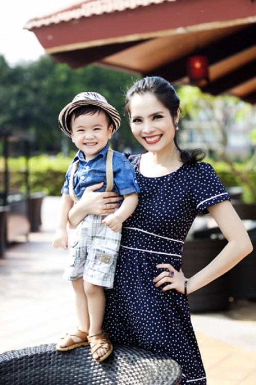 nhung ba me don than day nghi luc trong showbiz viet - 6