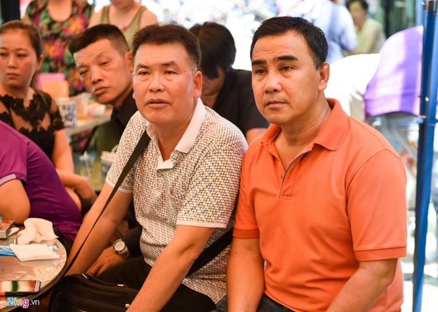 Quyen Linh, Trung Dan toi thap huong tien biet nghe si Khanh Nam hinh anh 4