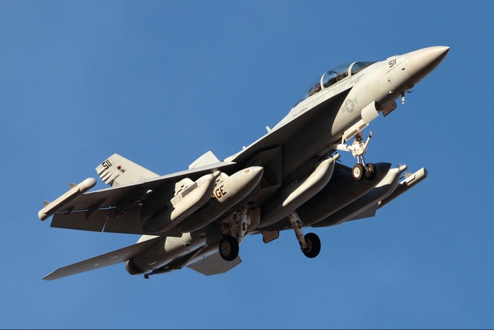 anh: suc manh may bay tac chien dien tu ea-18g growler cua my hinh 9