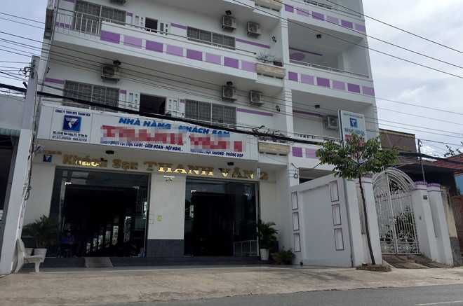 Ai trinh bao cuc pho mat gan 400 trieu dong o khach san tai Long An? hinh anh 1