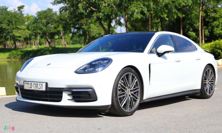 Chat the thao trong mau sedan hang sang Porsche Panamera 4S 2017 hinh anh 1