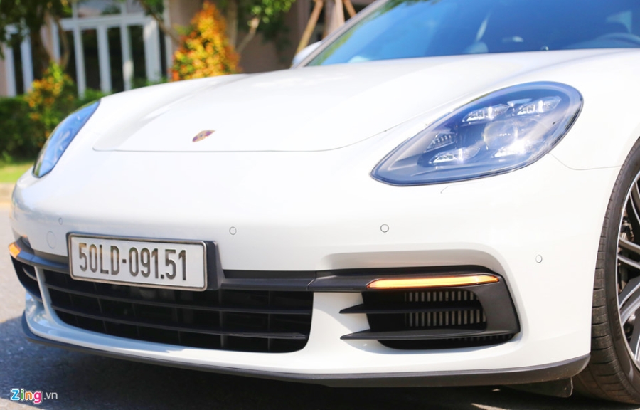Chat the thao trong mau sedan hang sang Porsche Panamera 4S 2017 hinh anh 3