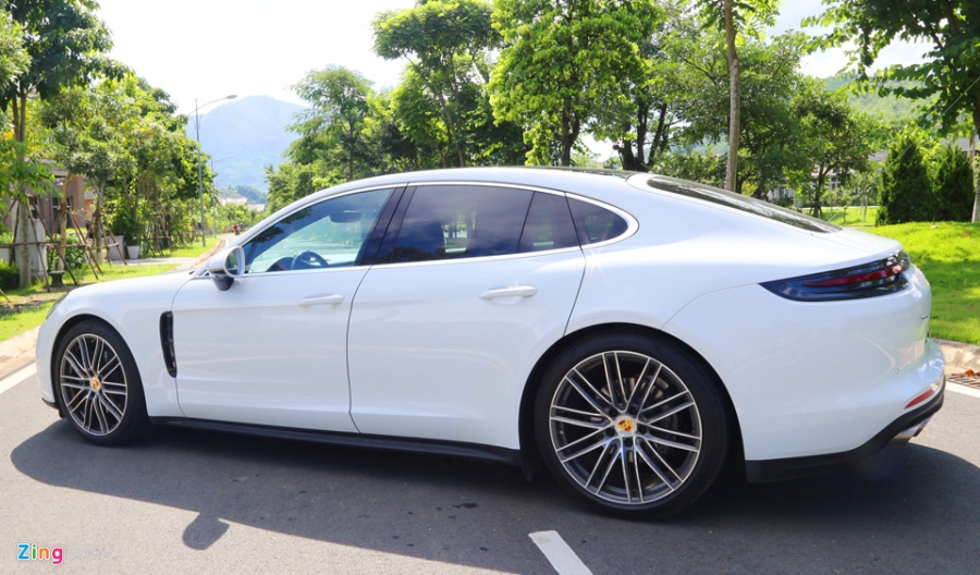 Chat the thao trong mau sedan hang sang Porsche Panamera 4S 2017 hinh anh 18