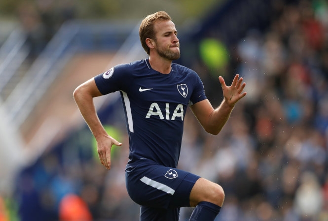 ​Kane lập cú đúp, Tottenham đè bẹp Huddersfield