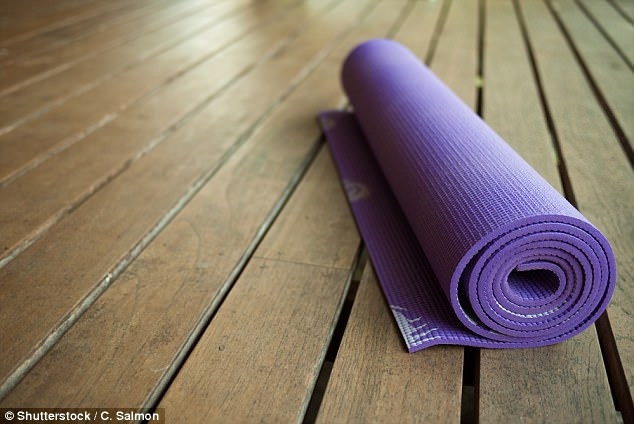 Moi nguy hiem cua chiec tham tap yoga ban hinh anh 1