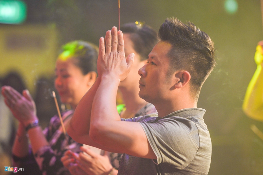 Nghe si Viet thanh kinh trong Le gio To nghe san khau hinh anh 6