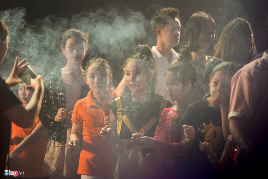 Nghe si Viet thanh kinh trong Le gio To nghe san khau hinh anh 10