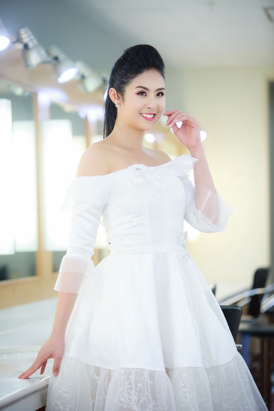 ngoc-han-rang-ro-xuat-hien-sau-nghi-van-chun-bi-len-xe-hoa-1