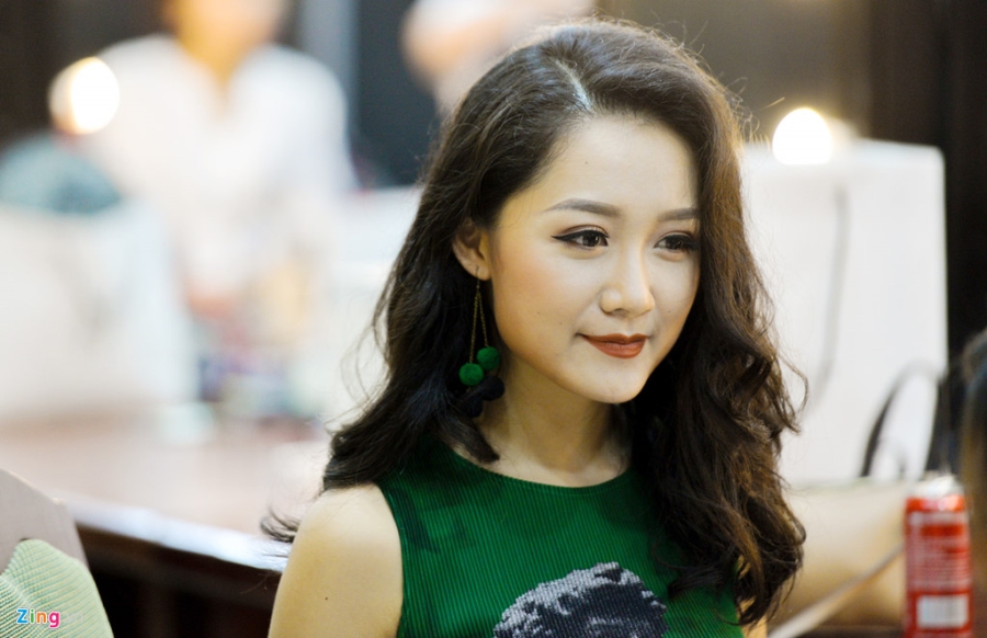 BTV Thu Ha: 'Khong the vua lam thoi su, vua chup anh bikini' hinh anh 3