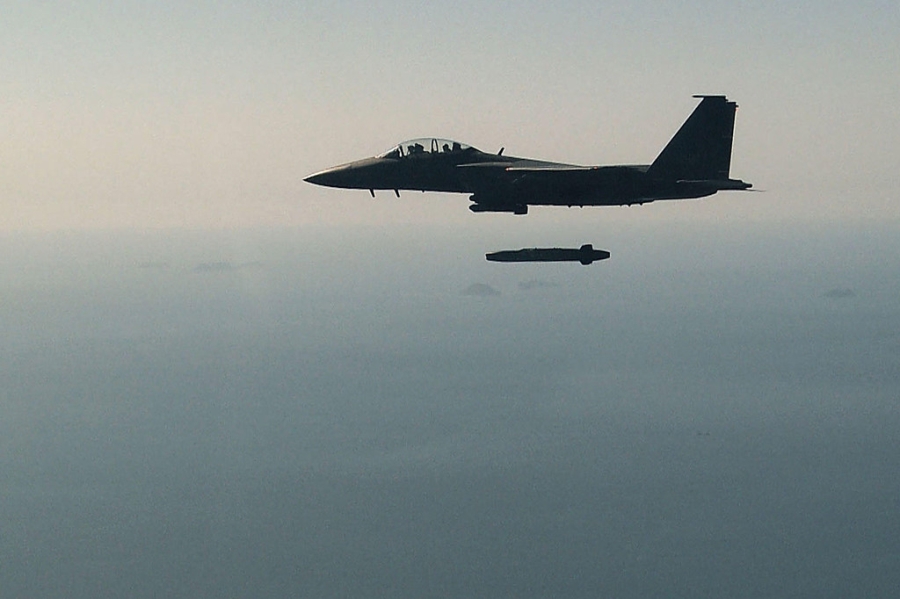 F-15K, at chu bai cua Han Quoc doi pho ten lua Trieu Tien hinh anh 2
