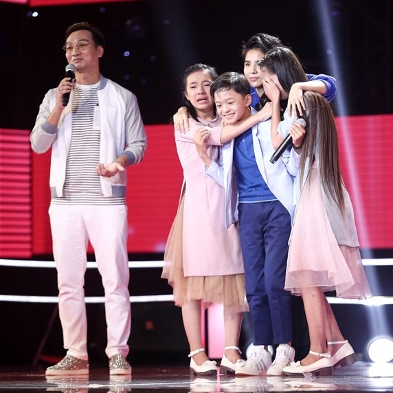 Hoc tro Vu Cat Tuong hat bolero tren san khau The Voice Kids hinh anh 3