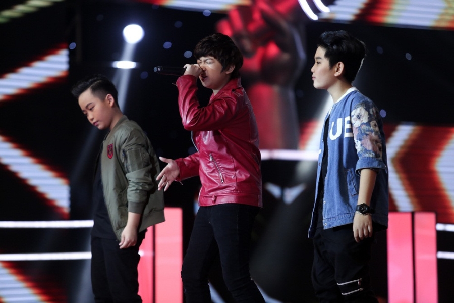 Hoc tro Vu Cat Tuong hat bolero tren san khau The Voice Kids hinh anh 4