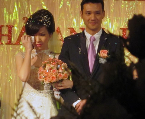 3 mc truyen hinh ket hon lan 2 gay sot hon ca lan dau - 3