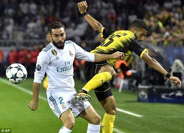 Carvajal (2) vừa bất ngờ phát hiện mình bệnh tim
