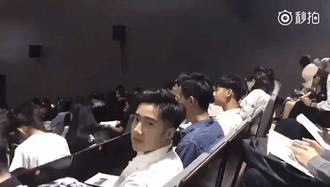 Chỉ với 25s, bạn sẽ tin nam sinh ở lò đào tạo minh tinh Trung Quốc toàn cực phẩm! - Ảnh 1.