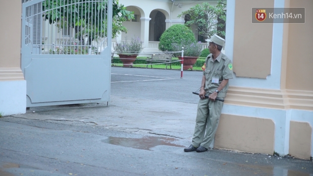 Chuyện chưa kể về bác bảo vệ mà học sinh chuyên Lê Hồng Phong cúi đầu chào mỗi ngày: Hiệp sĩ xích lô 21 lần bắt cướp - Ảnh 8.