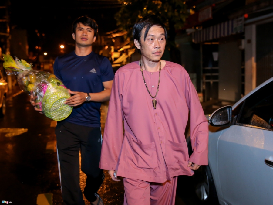 Danh hai Hoai Linh den tu biet nghe si Khanh Nam luc 1h sang hinh anh 1