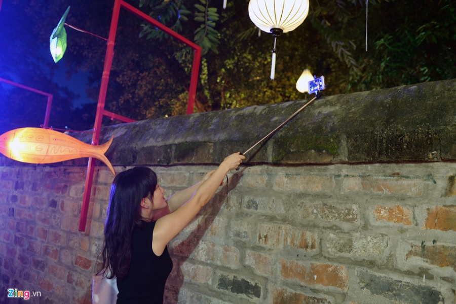 Gia ve tien trieu, dan leo tuong ngong Thu vong nguyet hinh anh 9