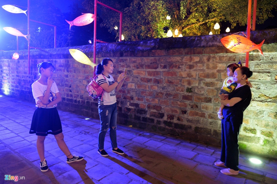 Gia ve tien trieu, dan leo tuong ngong Thu vong nguyet hinh anh 12