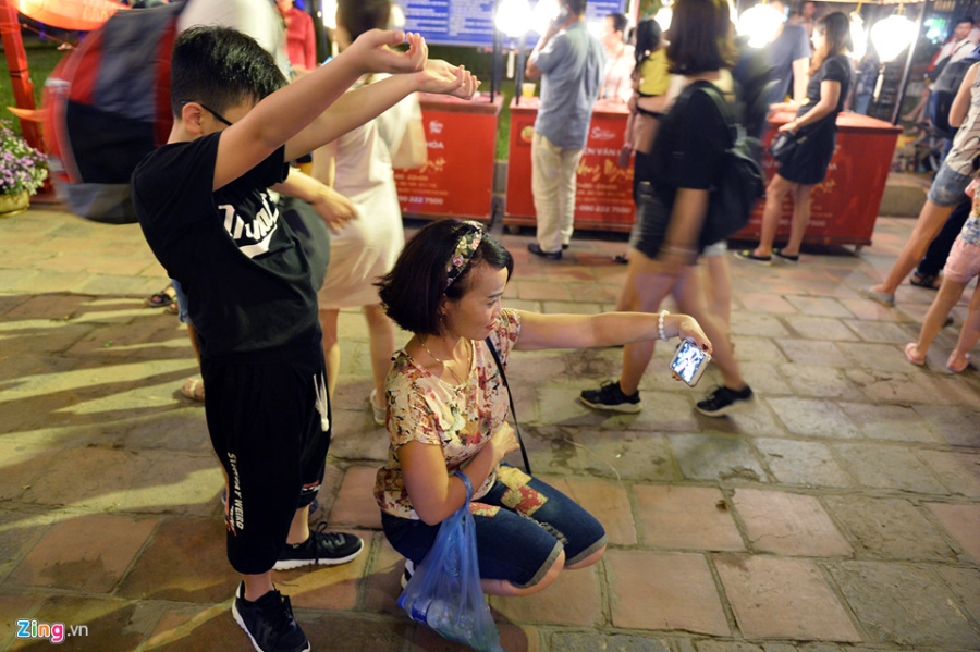 Gia ve tien trieu, dan leo tuong ngong Thu vong nguyet hinh anh 14