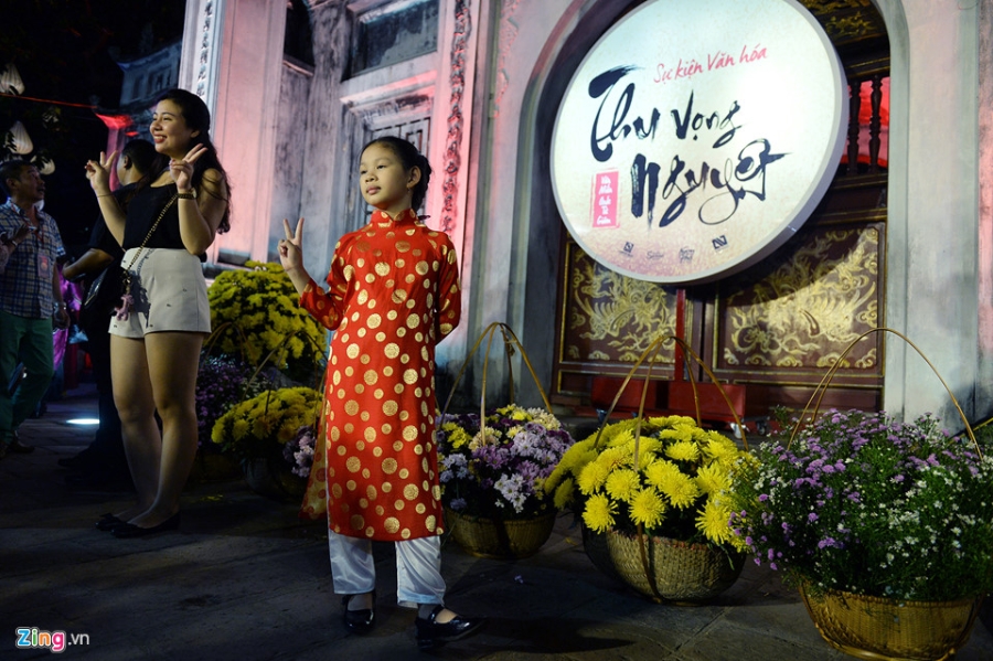 Gia ve tien trieu, dan leo tuong ngong Thu vong nguyet hinh anh 15
