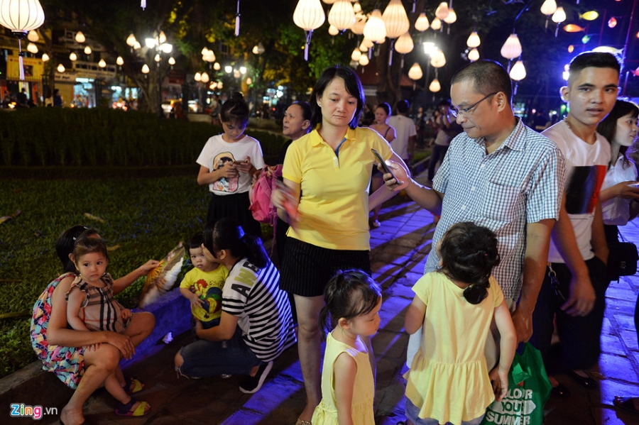 Gia ve tien trieu, dan leo tuong ngong Thu vong nguyet hinh anh 16