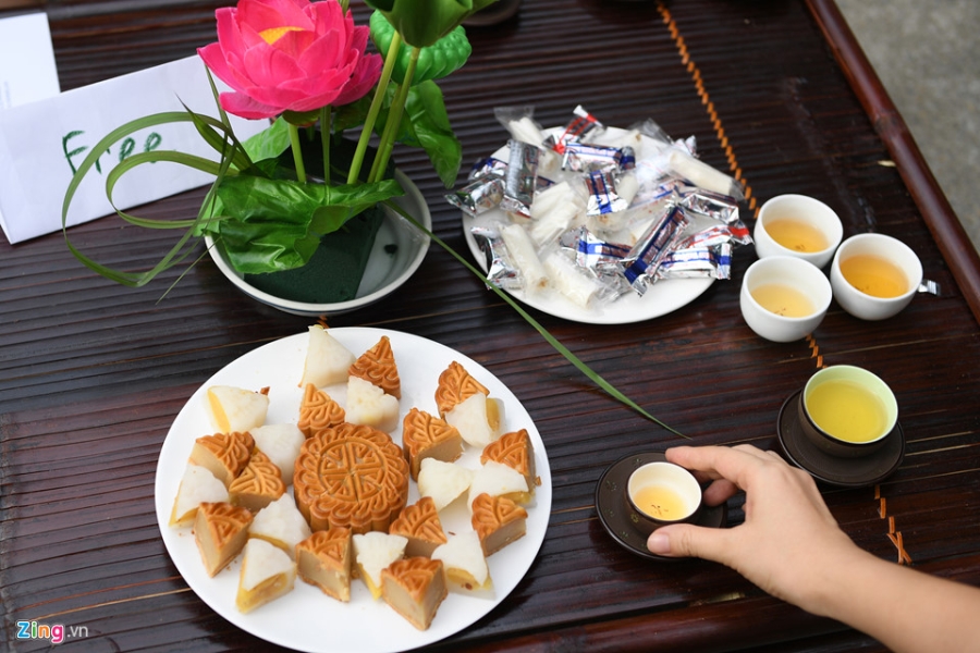 Tre em Viet va nuoc ngoai hoa minh trong ngay hoi Trung thu o pho Tay hinh anh 11
