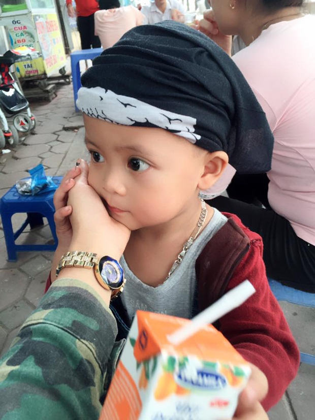 Bà mẹ đơn thân 9X dẫn con trai 3 tuổi đi phượt Tuyên Quang để thực hiện uớc mơ cho con xem lễ hội đèn lồng một lần - Ảnh 3.