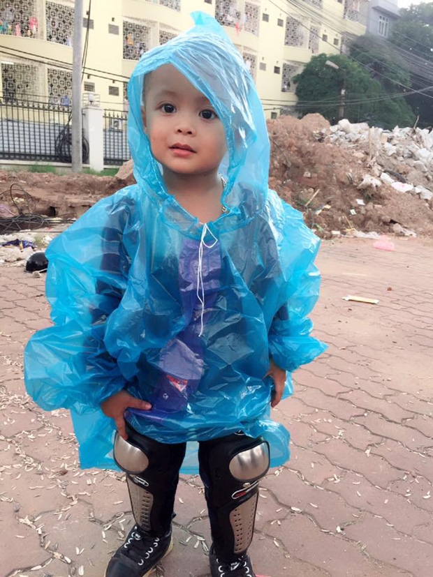 Bà mẹ đơn thân 9X dẫn con trai 3 tuổi đi phượt Tuyên Quang để thực hiện uớc mơ cho con xem lễ hội đèn lồng một lần - Ảnh 6.