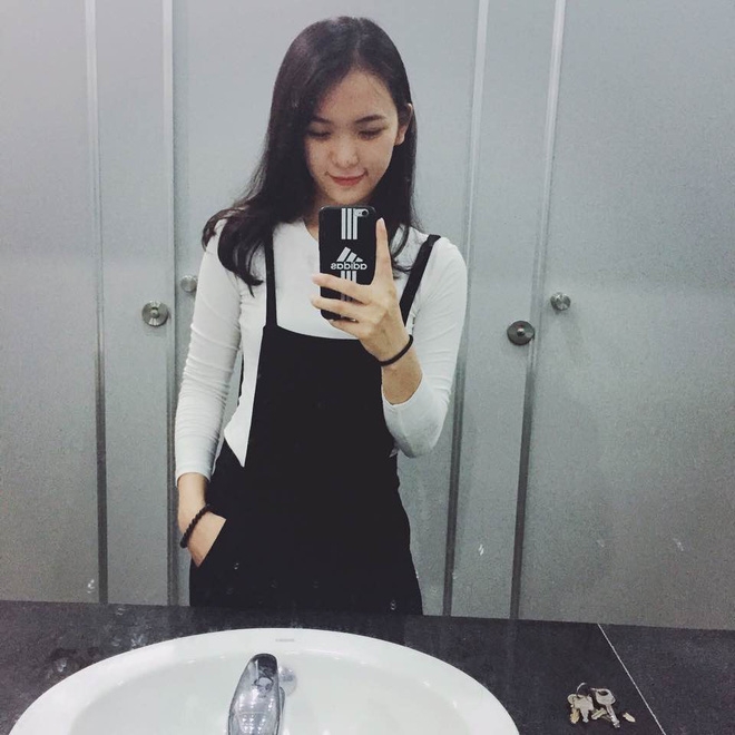 Chỉ từ một bức ảnh, cô giáo dạy An ninh - Quốc phòng xinh đẹp hết nấc khiến cộng đồng mạng dậy sóng - Ảnh 8.