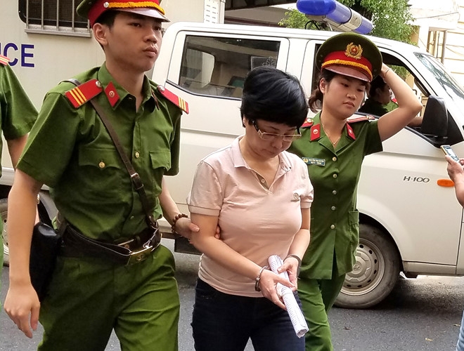 Bi cao vu lua hon 700 nguoi: 'Ban than toi cung la bi hai' hinh anh 2