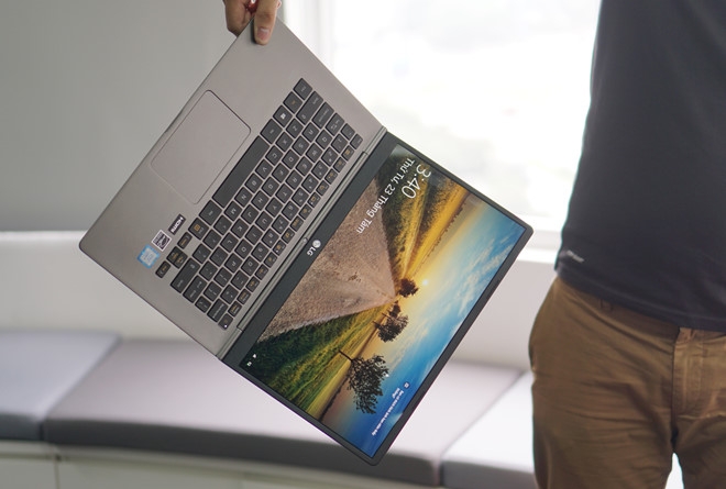 Laptop sieu mong nhe ngay cang pho bien tai VN hinh anh 1