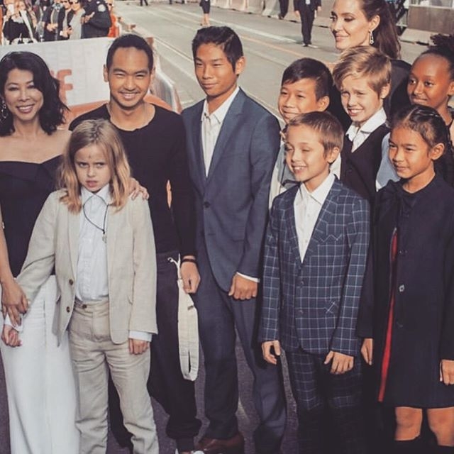 Rộ tin con gái ruột của Angelina Jolie và Brad Pitt muốn chuyển giới - Ảnh 2.