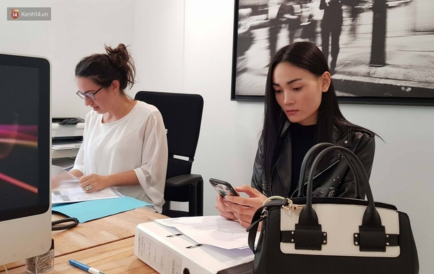 Độc quyền: Thùy Trang là mẫu Việt đầu tiên diễn cho show thứ 2 của ông lớn Louis Vuitton tại Paris Fashion Week - Ảnh 1.